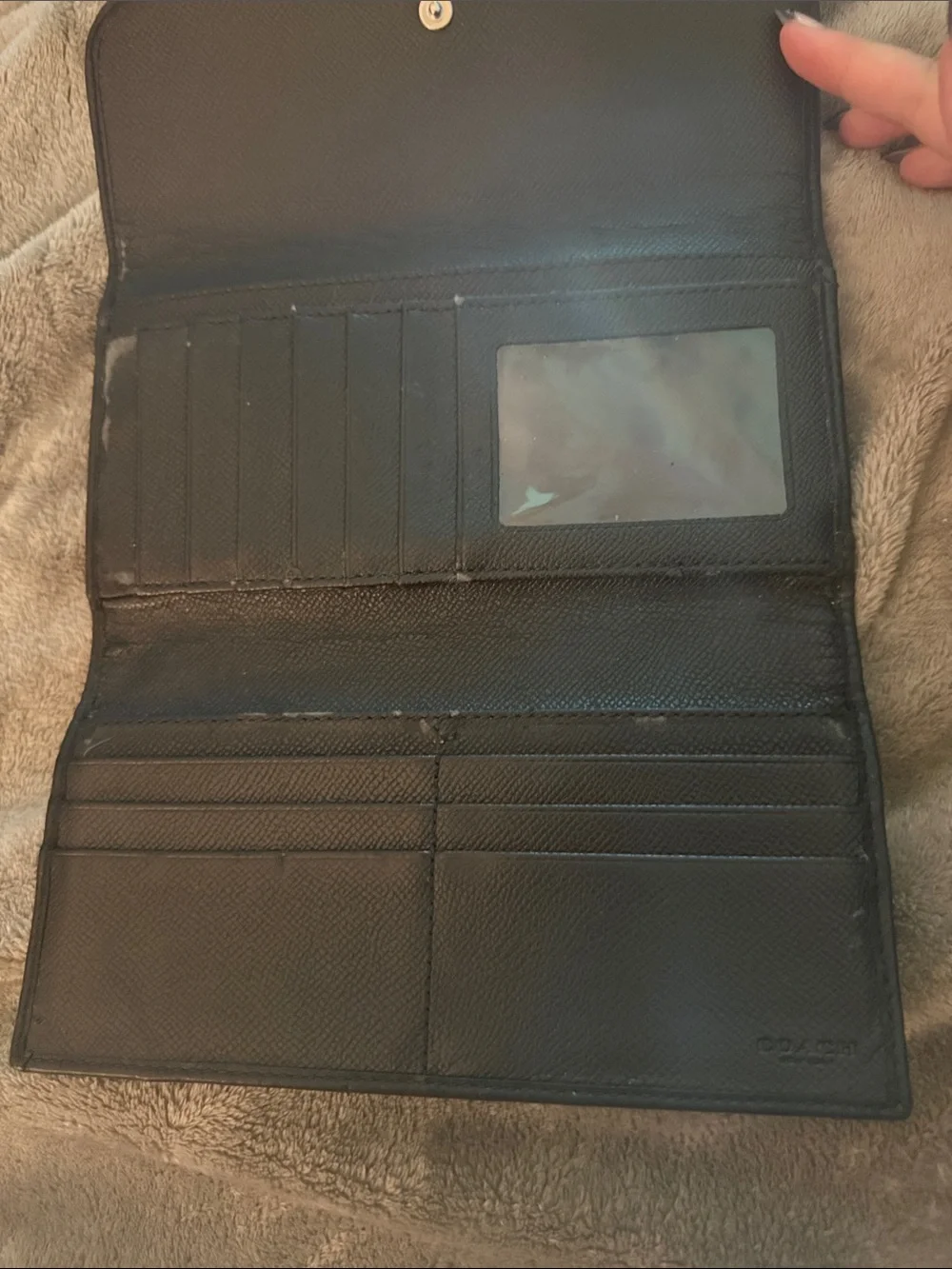 EUC🎉 Coach Black Leather Wallet with silver Oval Plaque